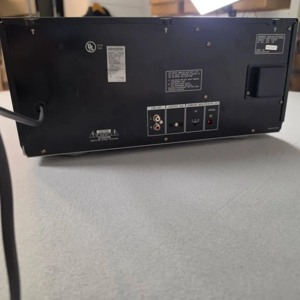Sony CDP-CX225 200-Disc MegaStorage CD Player